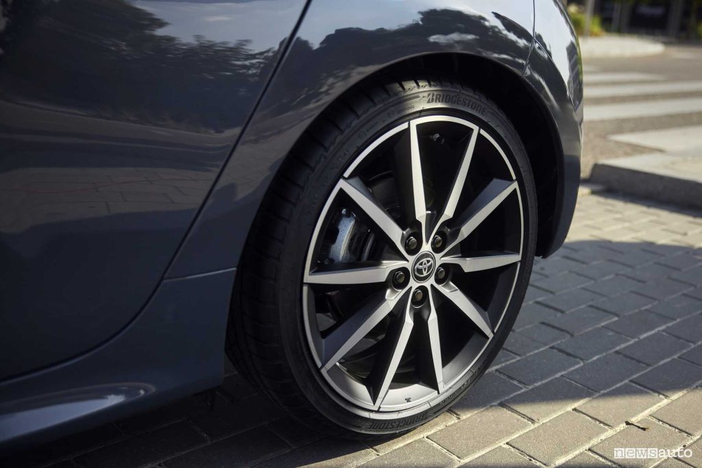 Toyota Yaris GR Sport 2025 cerchi da 18"