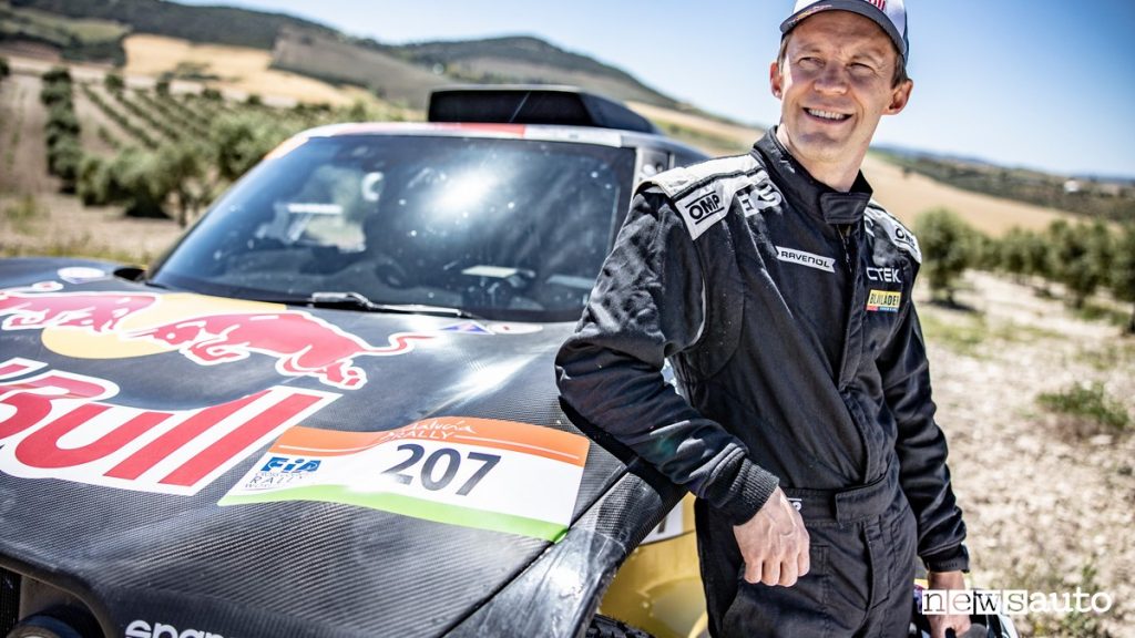 Mattias Ekström pilota Ford Performance Dakar 2025