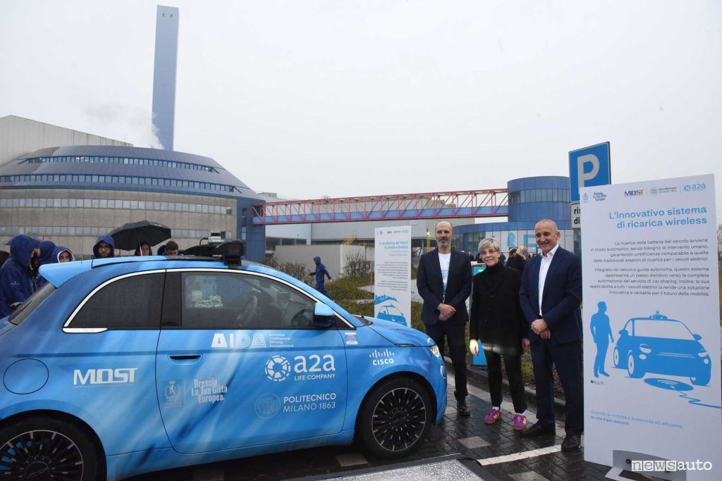 Fiat 500e a guida autonoma car sharing a Brescia