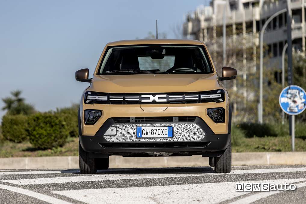 Dacia Spring 2025 anteriore