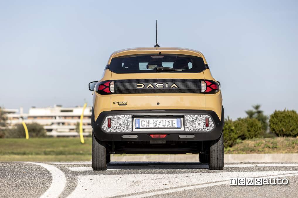 Dacia Spring 2025 posteriore