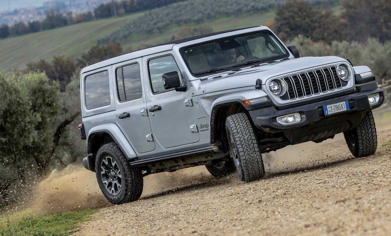 Jeep Wrangler Sahara JLU 2.0 in sottosterzo sullo sterrato