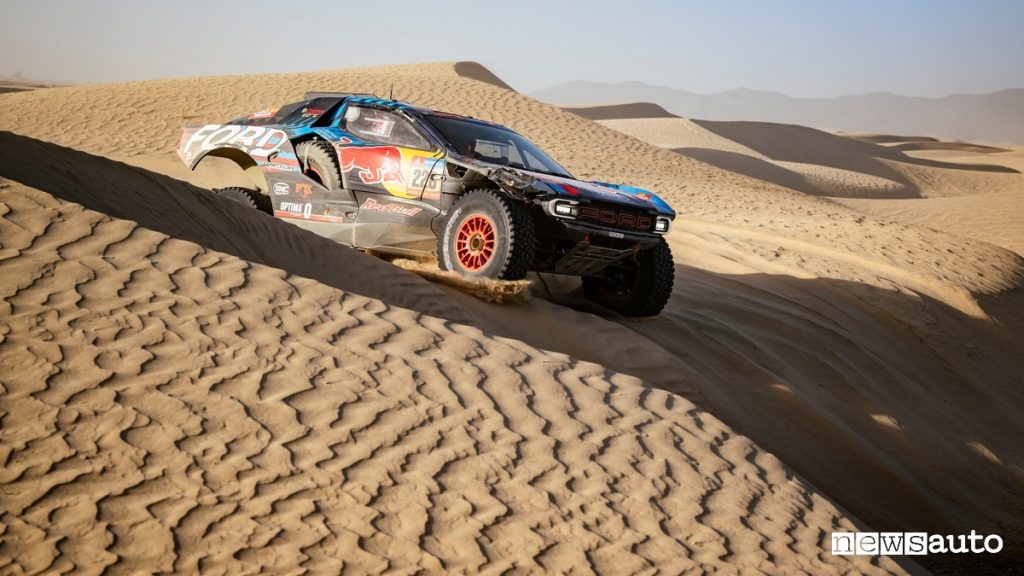 Mattias Ekstrom ed Emil Bergkvist sulle dune della Dakar 2025 stage 3