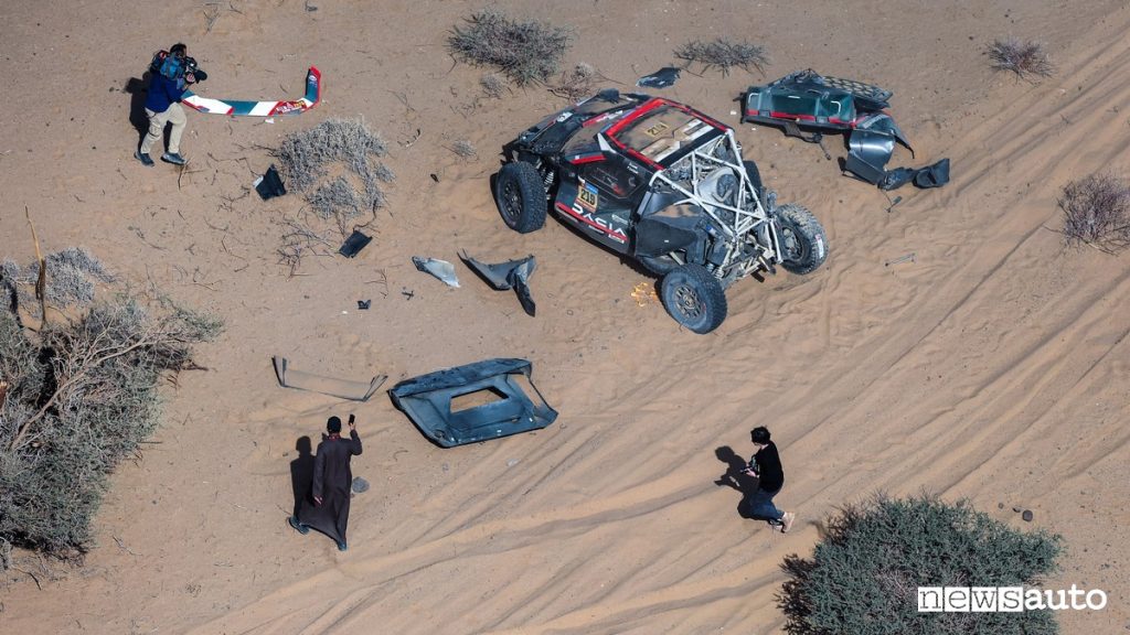 L'incidente dove sono rimasti coinvolti Sébastien Loeb e Fabian Lurquin alla Dakar 2025 stage 3,