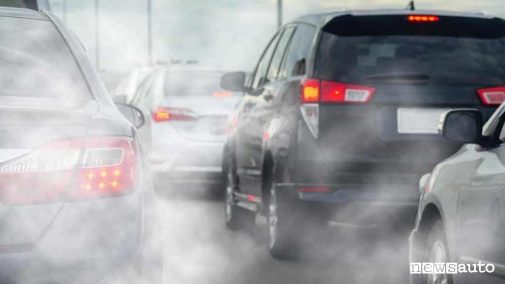 Emissioni auto CO2 sono gas prodotti dallo scarico delle autovetture