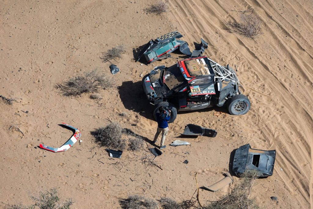 L'incidente di Loeb alla Dakar 2025