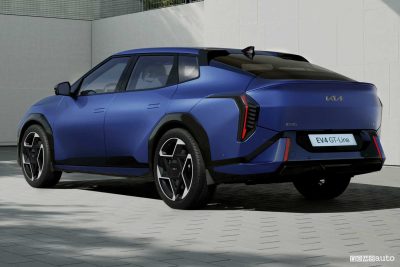 Kia EV4 GT Line Sedan posteriore 3/4