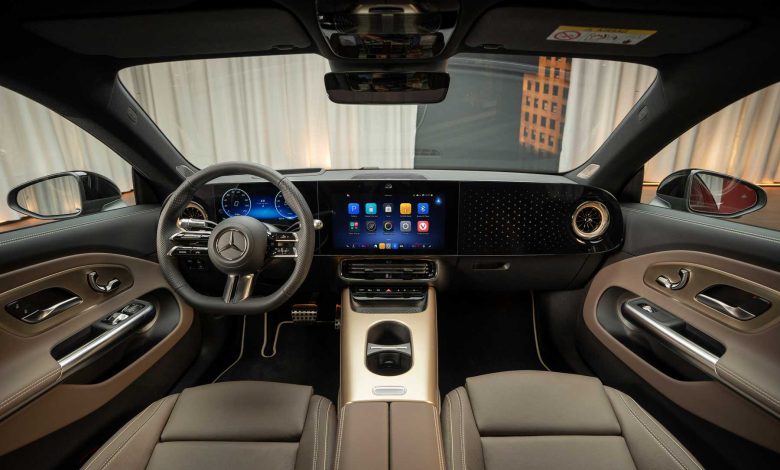 Nuova Mercedes-Benz CLA plancia abitacolo