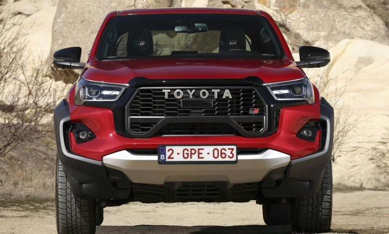 Toyota Hilux GR Sport II frontale, paraurti anteriore
