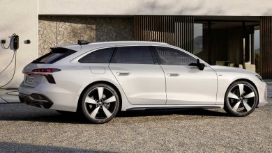 Audi A6 Avant e-hybrid quattro in ricarica