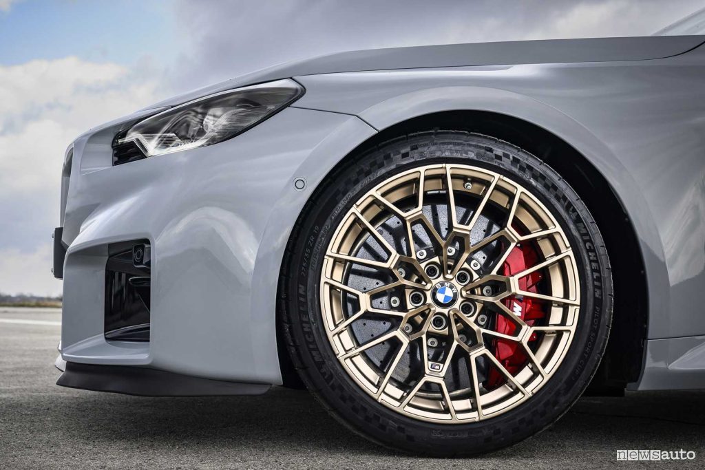 BMW M2 CS cerchi da 19"