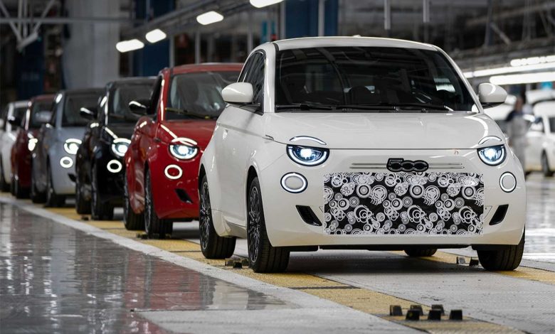 Fiat 500 ibrida sulla linea di produzione di Mirafiori