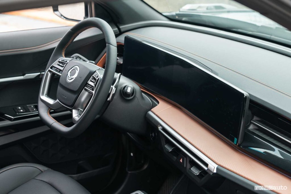 KGM Actyon plancia display infotainment