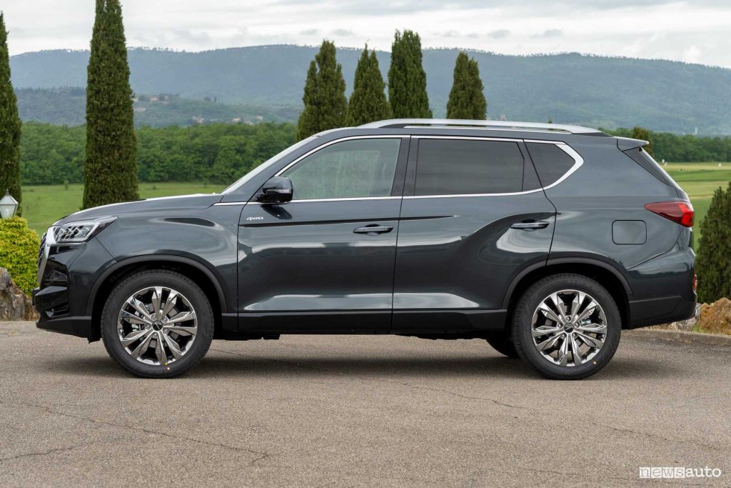 KGM Rexton laterale