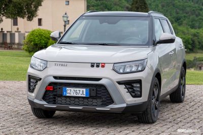 KGM Tivoli anteriore 3/4