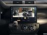 Land Rover Defender display infotainment, comandi clima