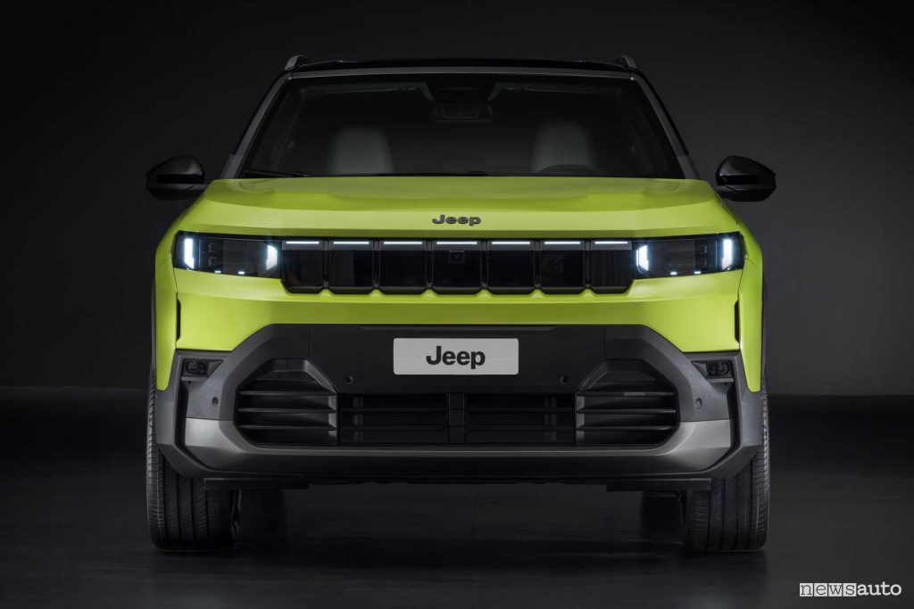 Jeep Compass 2025 First Edition firma luminosa anteriore