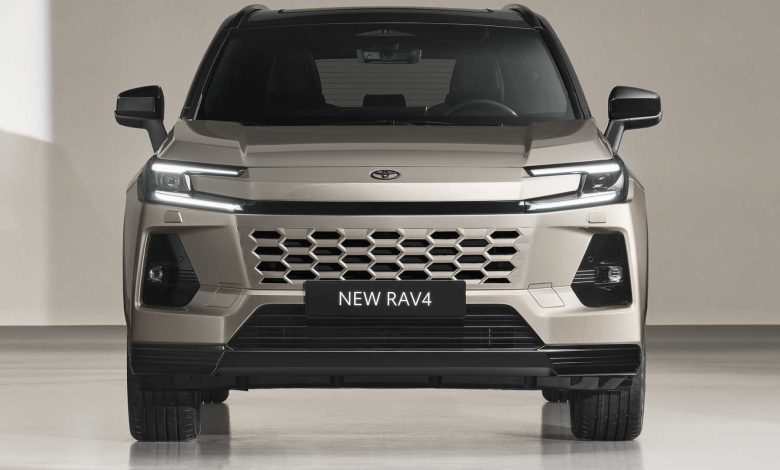 Nuova Toyota RAV4 frontale firma luminosa