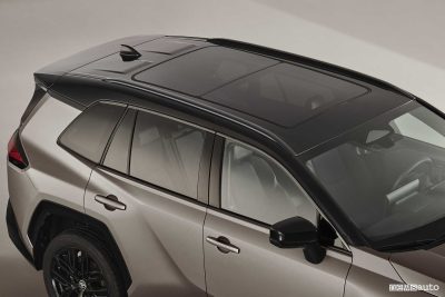 Nuova Toyota RAV4 tetto panoramico bicolore
