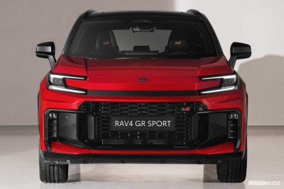 Nuova Toyota RAV4 GR Sport frontale firma luminosa