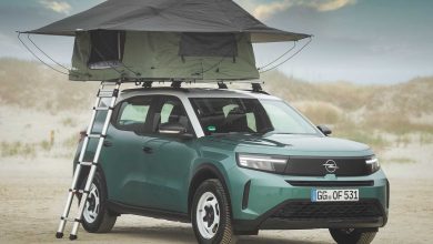 Opel Frontera con tenda da tetto Thule Foothill