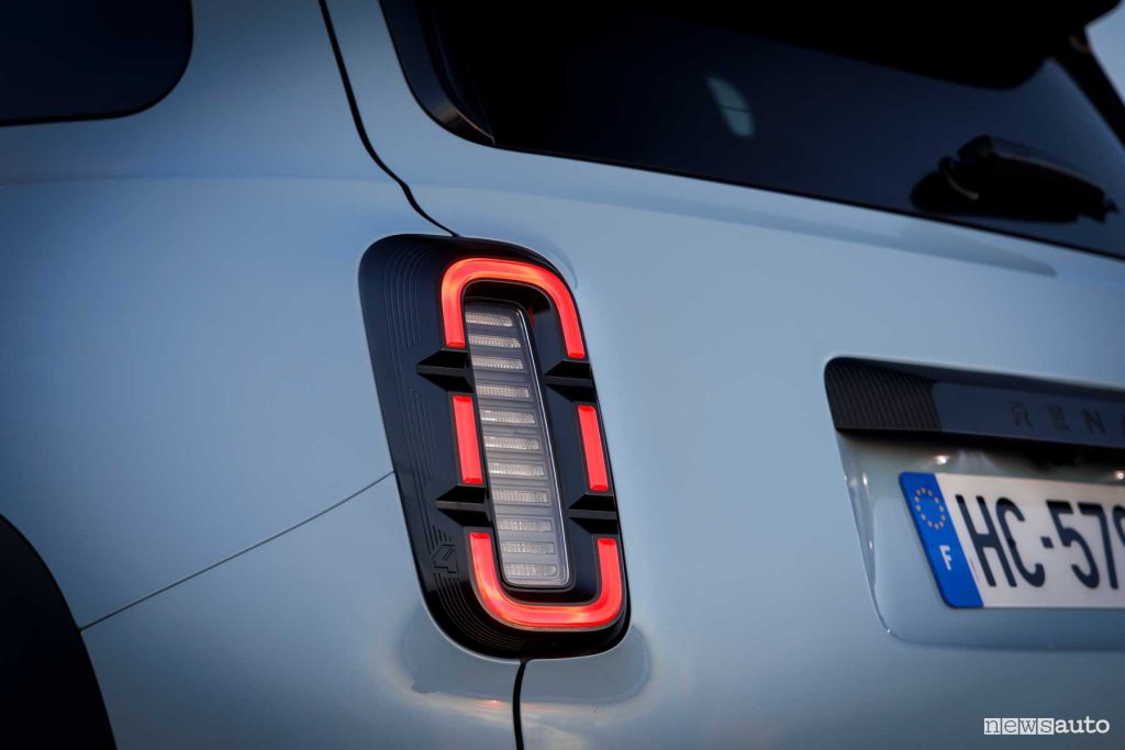 Renault 4 E-Tech electric Techno faro posteriore