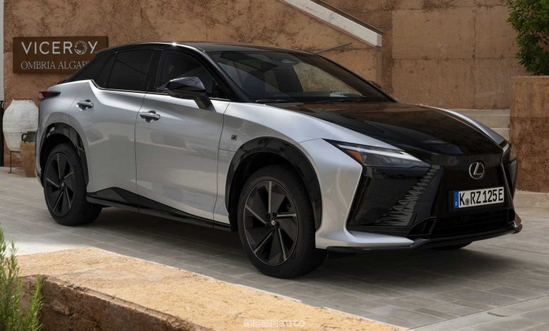 Lexus RZ 550e F Sport anteriore 3/4