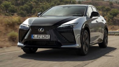 Lexus RZ 550e F Sport su strada