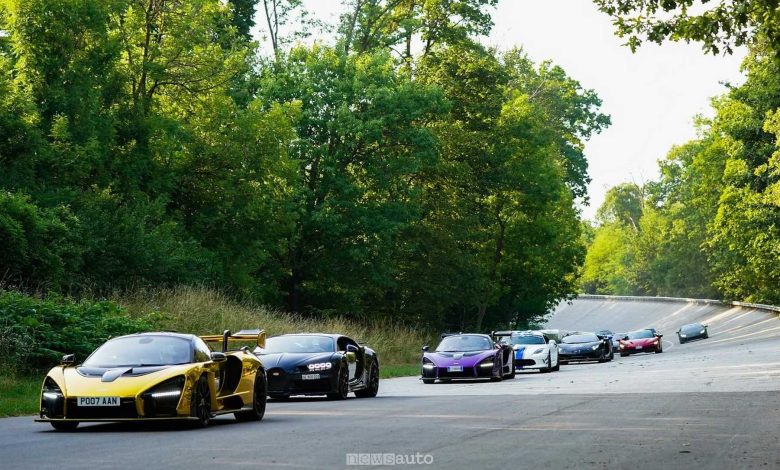 Milano Monza Motor Show (MIMO) supercar sulla curva soprelevata di Monza