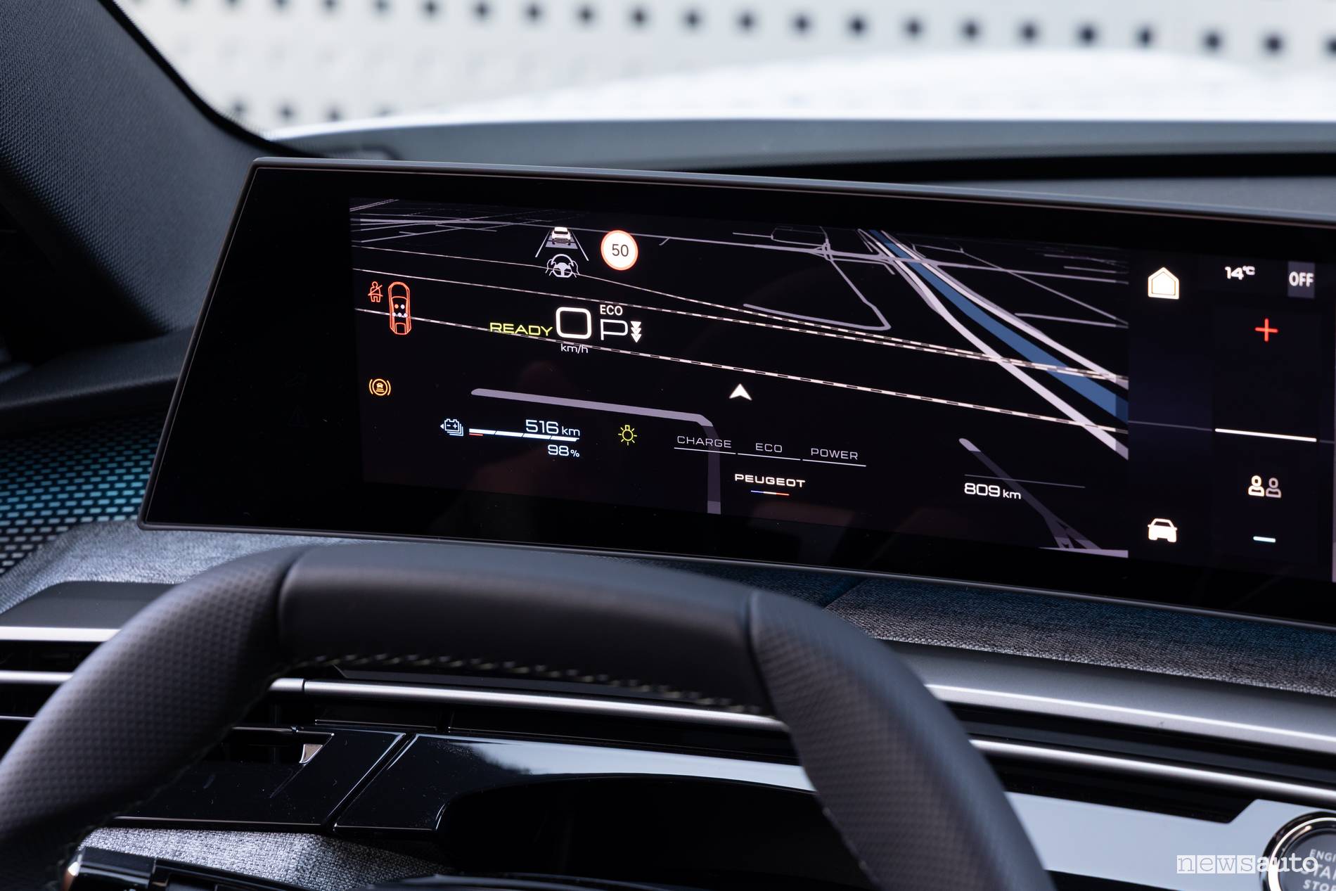 Peugeot 5008 AWD strumentazione digitale