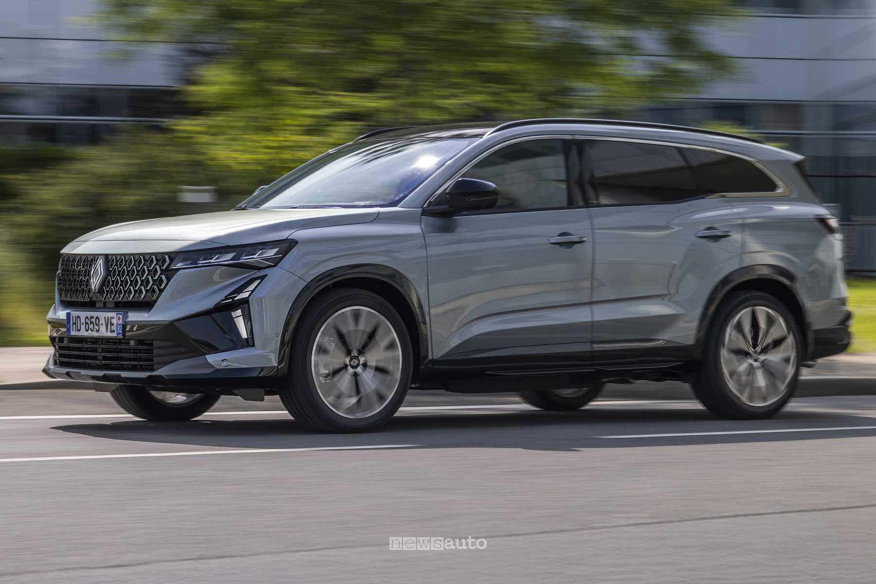 Renault Espace E-Tech full hybrid 200 CV, caratteristiche, consumi ed emissioni
