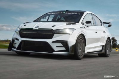 Skoda Enyaq RS Race in pista
