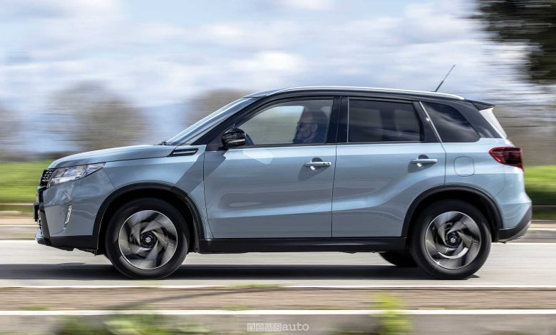 La Suzuki Vitara in promozione durante un test su strada di NEWSAUTO
