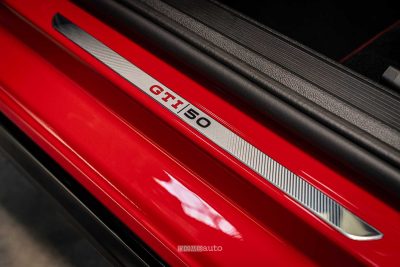 Volkswagen Golf GTI Edition 50 logo battitacco