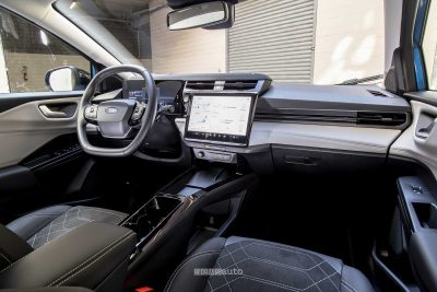 Ford Puma Gen-E plancia abitacolo