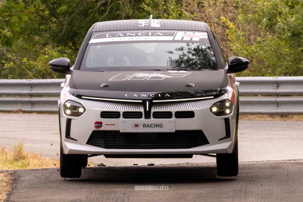 Lancia Ypsilon HF Racing in azione