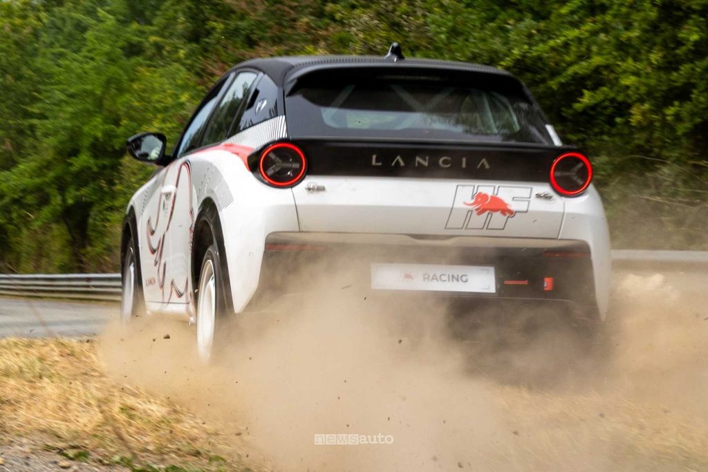 Lancia Ypsilon HF Racing in azione