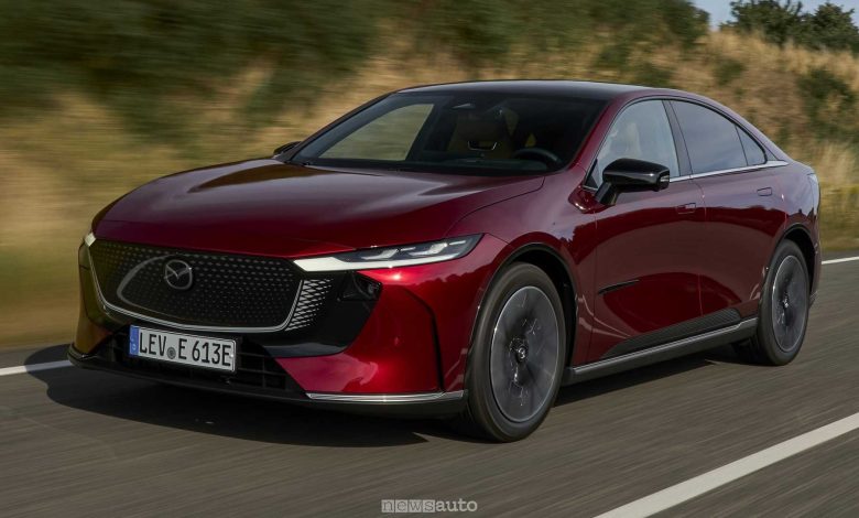 Mazda6e, Soul Red Crystal, su strada