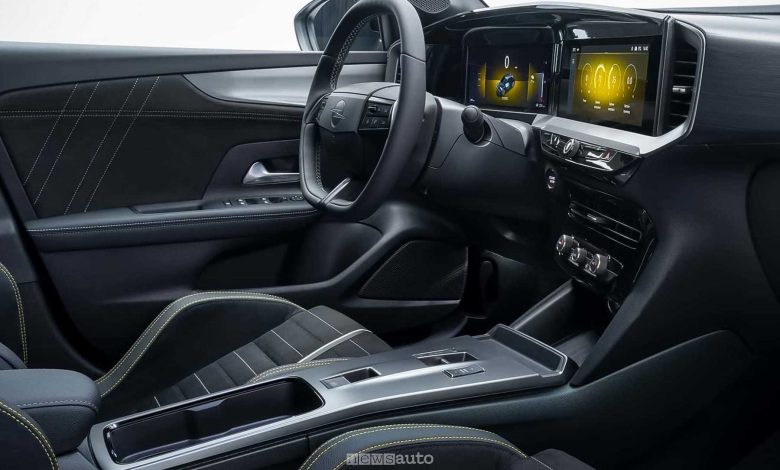 Opel Mokka GSE posto di guida