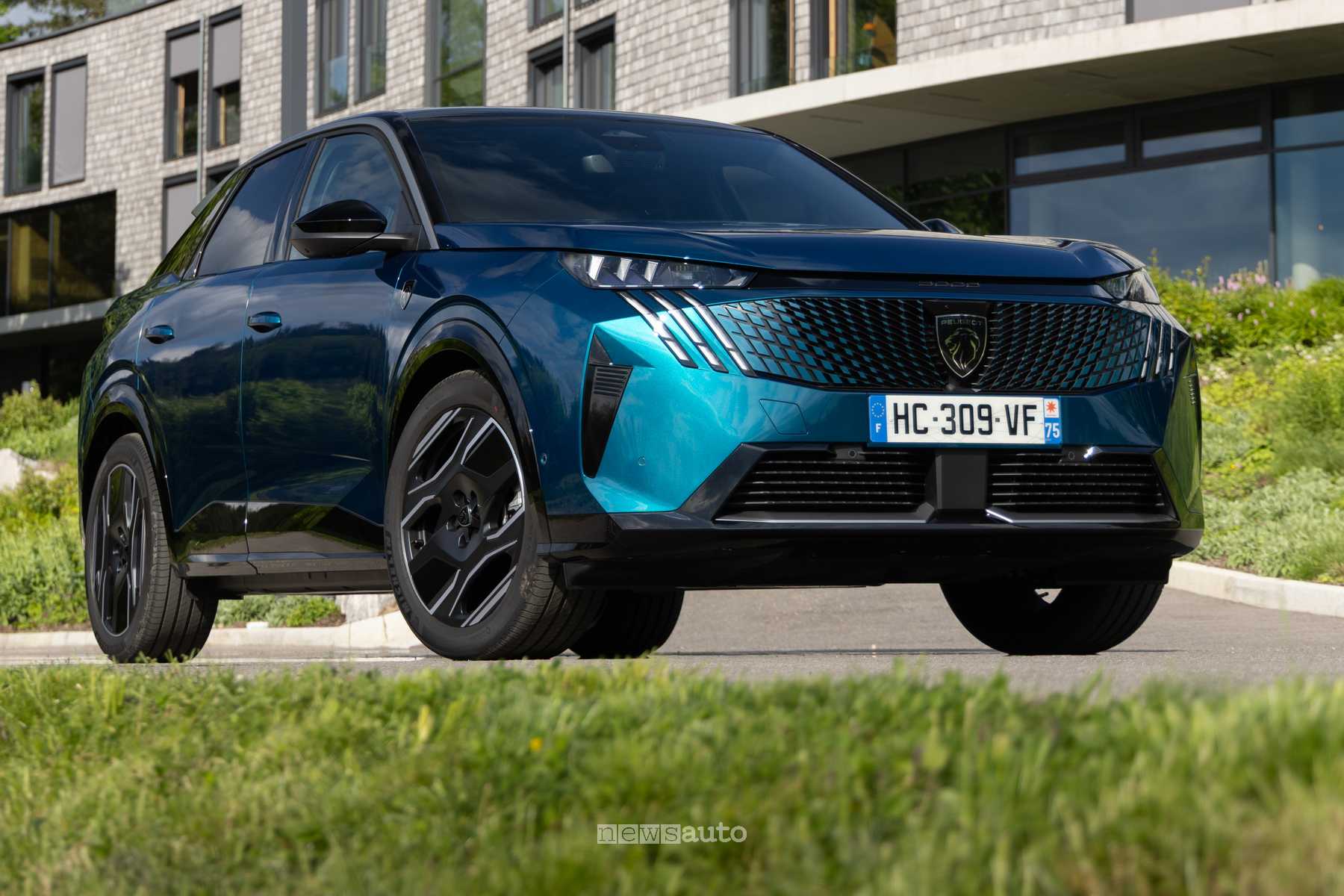 Peugeot E-3008 Dual Motor, prezzo e ordini aperti del SUV elettrico