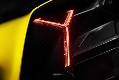 Lamborghini Fenomeno firma luminosa posteriore
