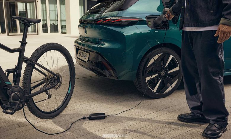 Nuova Peugeot E-308 funzione V2L