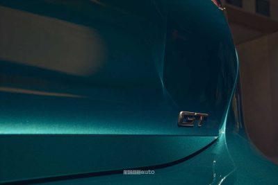 Nuova Peugeot E-308 logo GT portellone posteriore