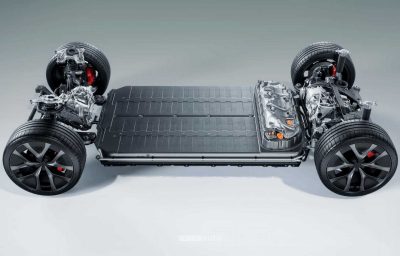 Nuova Tesla Model Y Performance batteria, schema sospensioni