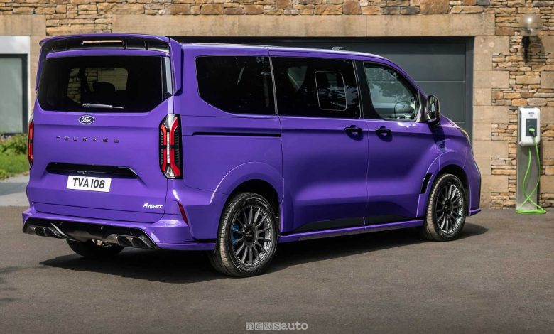 Ford E-Tourneo Custom MS-RT posteriore 3/4