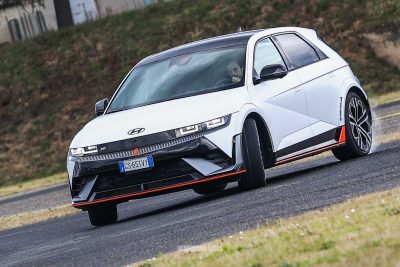 Hyundai Ioniq 5 N drifting in pista all'Isam di Anagni