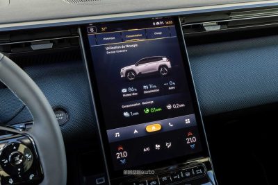 Nuova Citroen C5 Aircross plug-in display infotainment