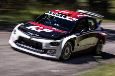 Lancia Ypsilon Rally2 HF Integrale in azione durante i test