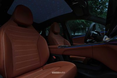 Nuova Mercedes GLC illuminazione tetto panoramico
