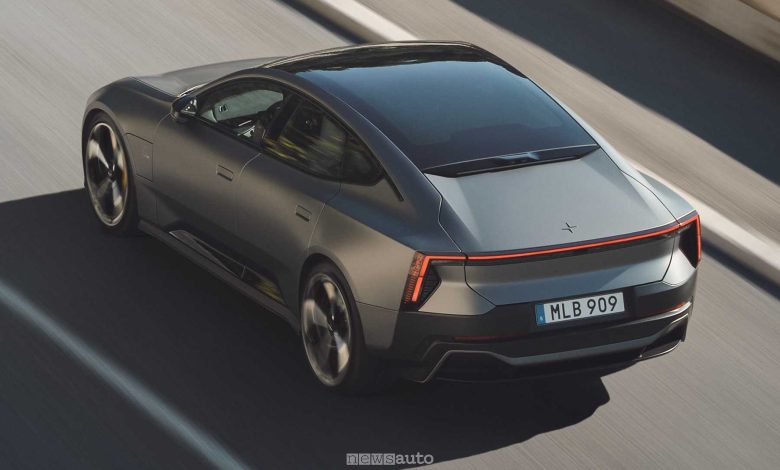 Nuova Polestar 5 su strada